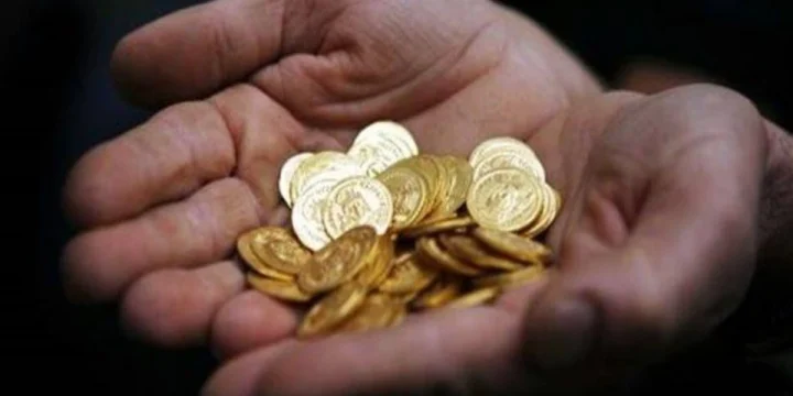 Εσπασε και το φράγμα των 700 ευρώ η χρυσή λίρα -Η ξέφρενη πορεία της